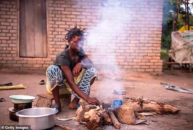 Yvette Cooper revela que 6.000 millones de libras del dinero de los contribuyentes del Reino Unido se gastarán en proyectos ecológicos en el extranjero a pesar de los importantes recortes en el presupuesto de ayuda exterior