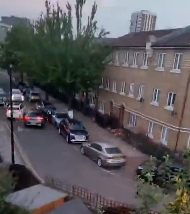 Adolescente que chocó contra dos ciclistas y luego golpeó al conductor en la cabeza porque pensaba que pertenecía a una banda rival recibe siete años de prisión