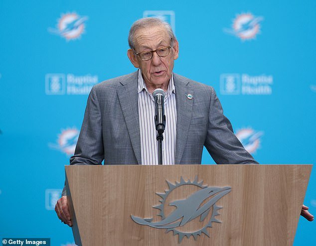 El propietario de los Miami Dolphins revela un sorprendente evento anual que le genera más dinero que TODOS los juegos de la NFL combinados