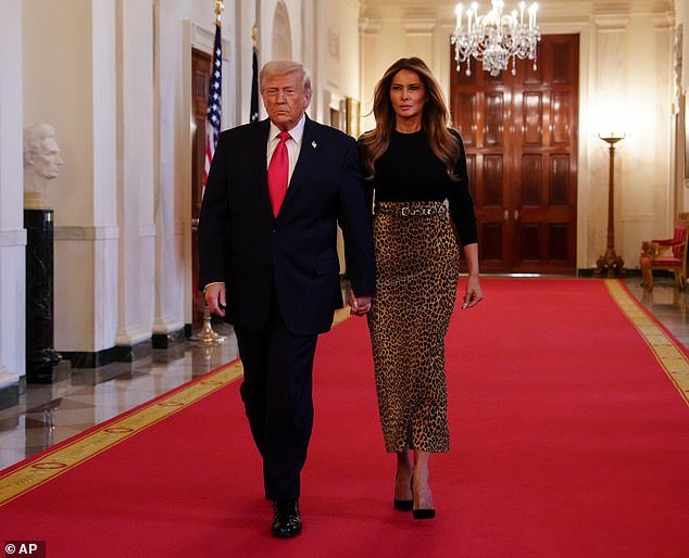 El papel central de Melania influyó en que Trump suavizara su postura sobre las “deportaciones masivas” después de que el caos de ICE fuera “demasiado lejos”