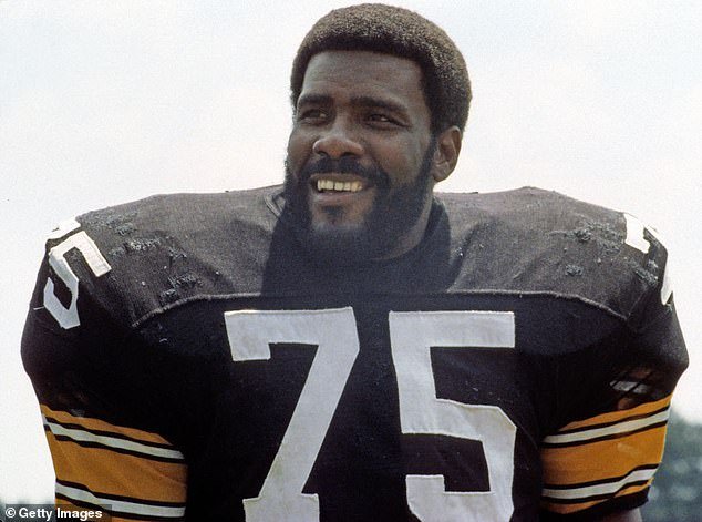 Los Steelers se ven obligados a aclarar que la leyenda de la NFL sigue viva después de que los rumores de su muerte se vuelven virales