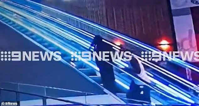 ‘Simplemente apuñala y vete’: Conmoción cuando un anciano y una trabajadora de cuidado infantil de 25 años supuestamente fueron apuñalados por la espalda con pocas horas de diferencia en Melbourne