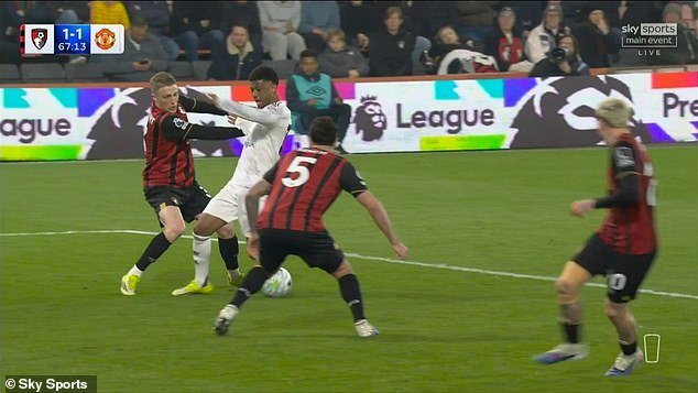 Man United se quedó ‘desconcertado’ cuando a Amad se le negó un penalti antes de que Harry Maguire fuera expulsado y penalizado por un desafío similar en la preparación para el empate tardío.