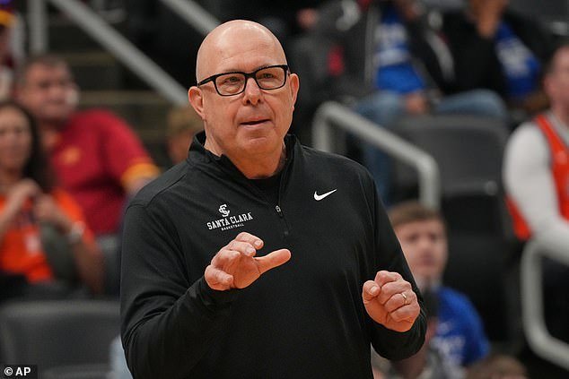 Los fanáticos están convencidos de que el juego March Madness fue ‘amañado’ mientras imágenes explosivas arrojan nueva luz sobre el final caótico