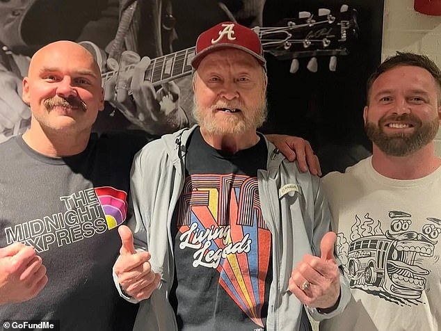 Dennis Condrey, leyenda de la lucha libre y miembro icónico del Midnight Express, muere a los 74 años