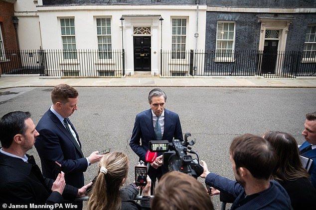 CRISIS DEL COSTE DE VIDA: Los ministros se están preparando para el impacto económico a largo plazo de la guerra de Trump con una gran cantidad de apoyo en materia de combustible, pero a pesar de un fondo de guerra de 5 MIL MILLONES DE EUROS, admiten que el público podría enfrentarse a un RACIONAMIENTO si la guerra no termina pronto…