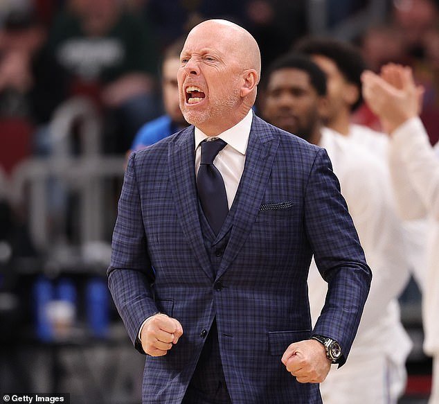 El entrenador de baloncesto de UCLA responde mordazmente a las críticas en una ardiente conferencia de prensa: ‘Consigue una vida’