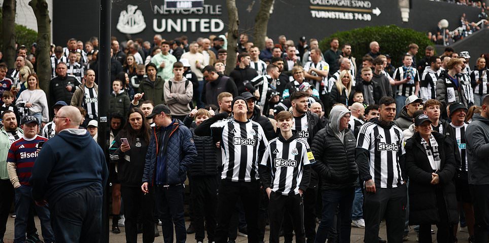 Newcastle vs Sunderland – Premier League EN VIVO: último resultado, noticias del equipo y actualizaciones mientras el equipo de Eddie Howe intenta recuperarse de la derrota en el derbi de Barcelona