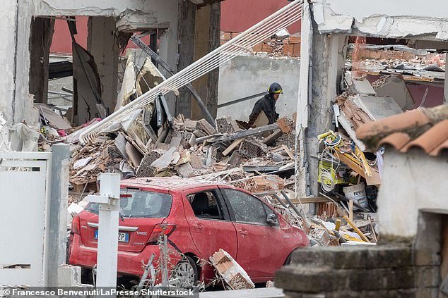 Tres personas hospitalizadas y decenas evacuadas tras explosión en Roma