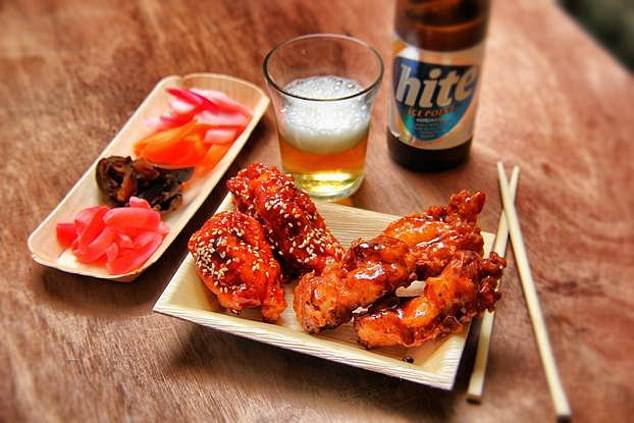 Impactante nueva entrada en el top ten de comida para llevar de los británicos, mientras se terminan el pescado con patatas fritas, la solla y los doners