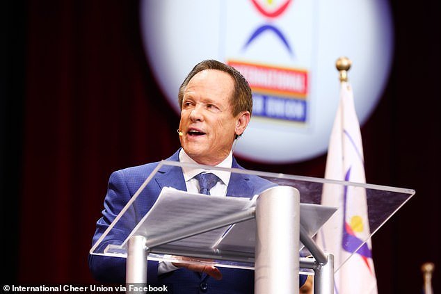 El ‘mentor’ y magnate de las porristas de Charlie Kirk muere en un extraño accidente de pickleball