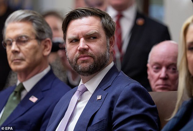 JD Vance en tensa llamada con Benjamin Netanyahu mientras critica al primer ministro israelí por venderle a Trump una guerra “fácil” en Irán