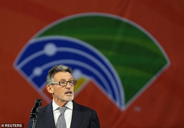 Los conservadores están instando a la leyenda olímpica Sebastian Coe a participar en la carrera por la alcaldía de Londres, ya que nuevas encuestas sugieren que podría expulsar al laborista Sadiq Khan de la ciudad.