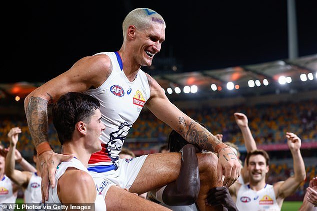 Ingrese a la impresionante casa de la estrella del fútbol después de que la vendió con una ganancia de $800,000