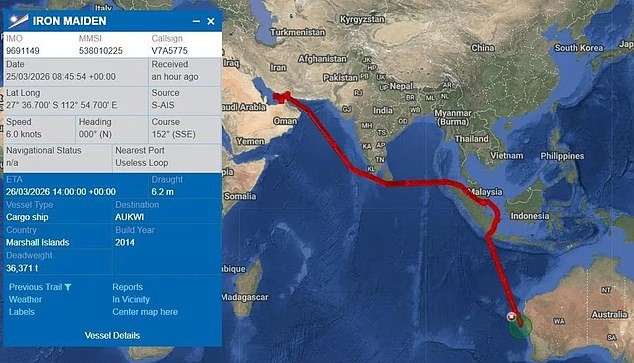 Dos palabras furtivas que hicieron que el barco atravesara el Estrecho de Ormuz, antes de llegar a Australia