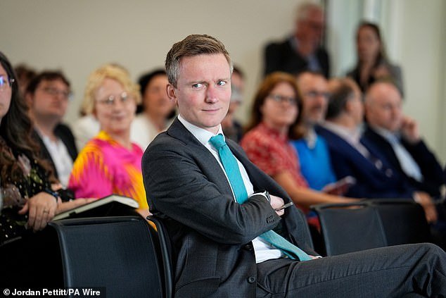 NS&I “reunirá” a las familias en duelo con dinero y pagará una compensación en algunos casos, dice el ministro