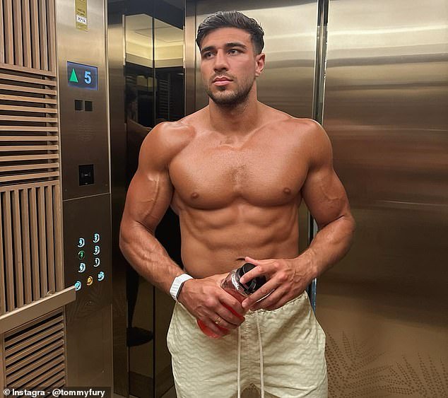 Tommy Fury se enfrentará al ‘hombre más fuerte del mundo’ en un extraño combate de boxeo con una diferencia de peso de DIEZ PIEDRAS