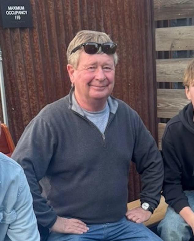 Un deportista de David Lloyd demanda a una cadena después de que le robaran un Rolex de £ 8.000 de un casillero cerrado con candado mientras entrenaba