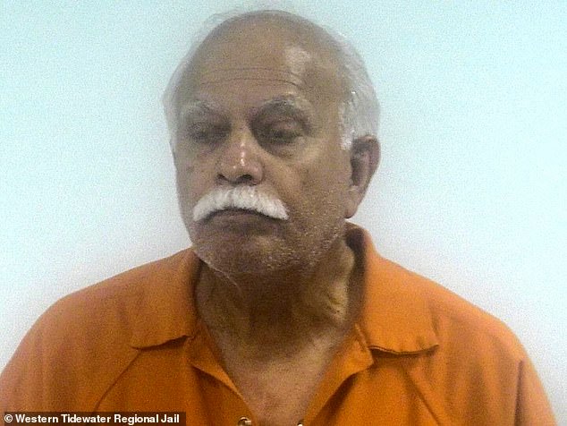 El escalofriante ‘coqueteo’ de dos palabras de un médico corrupto con su madre mientras la engañaba para realizarle múltiples cirugías innecesarias en un plan fraudulento de 20 millones de dólares