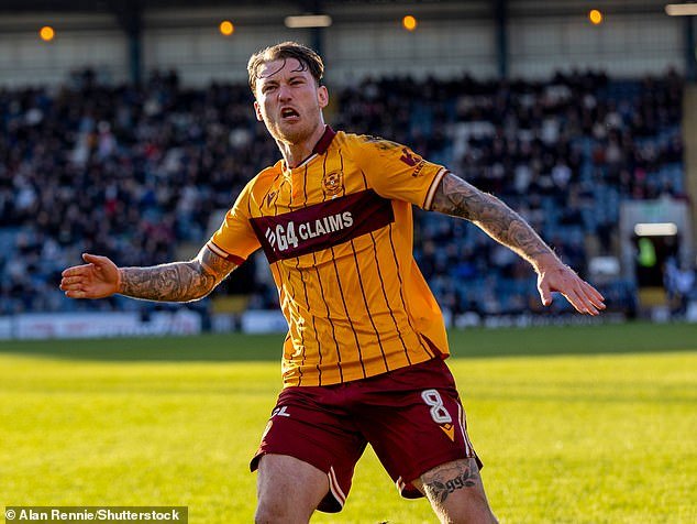 Motherwell criticó a la SFA por la suspensión retrospectiva de cuatro partidos de Slattery por simulación después del choque contra St Mirren