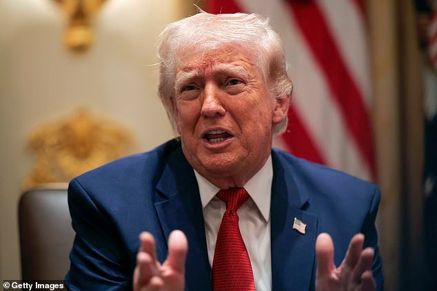 Trump se atribuye el mérito de que los Juegos Olímpicos prohibieran a los atletas trans participar en los Juegos de Los Ángeles 2028