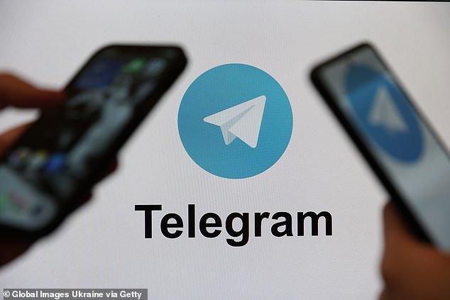 Espías iraníes ‘reclutan adolescentes británicos para espiar’ a través de las redes sociales