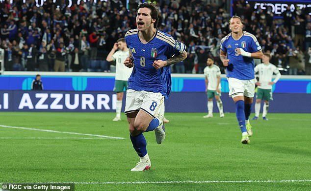 Italia 2-0 Irlanda del Norte: Sandro Tonali demuestra que es un hombre para grandes momentos mientras el gol del Man United ayuda a los anfitriones a mantener vivo el sueño de la Copa del Mundo con la victoria en los play-offs