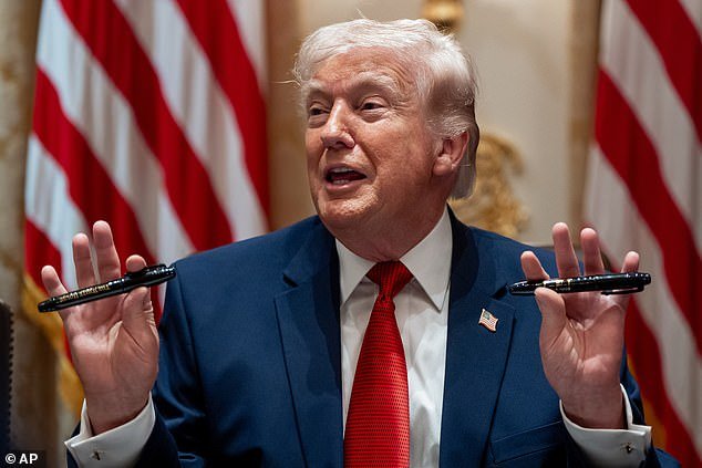 Trump firmará una orden para “pagar inmediatamente a nuestros agentes de la TSA” en medio del caos en el aeropuerto tras el cierre parcial