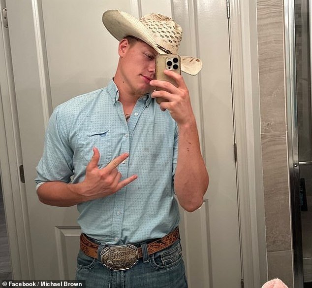 Un asistente a la fiesta de vacaciones de primavera muere luego de un terrible accidente momentos después de hacer twerking en el techo de un Jeep en un video viral