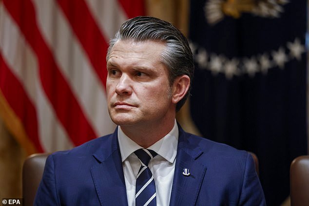 Irán podría atacar Londres con un misil, dice Pete Hegseth mientras Estados Unidos presiona al Reino Unido para que se una a la guerra.