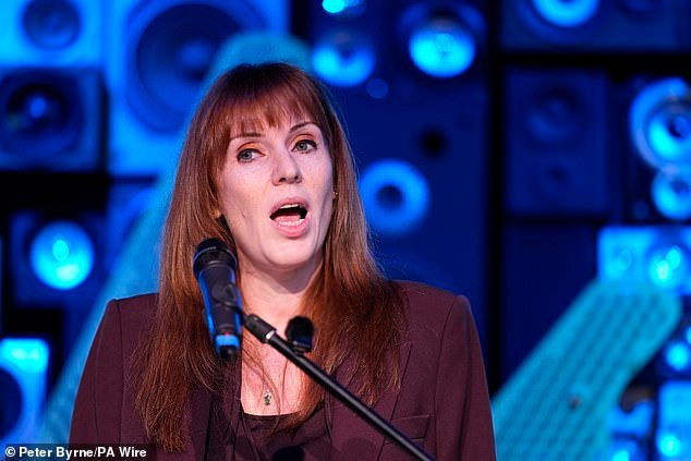 Angela Rayner ahora impugnará la afirmación de que no pagó suficiente impuesto de timbre por su propiedad junto al mar de £800.000 después de recibir nuevo asesoramiento legal.