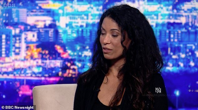 Jeffrey Epstein ‘obligó a una joven a tener relaciones sexuales con Andrew en una mansión de Nueva York, dejándola ‘traumatizada’ porque a él le gustaba ‘tener cosas con la gente’, afirma exmodelo