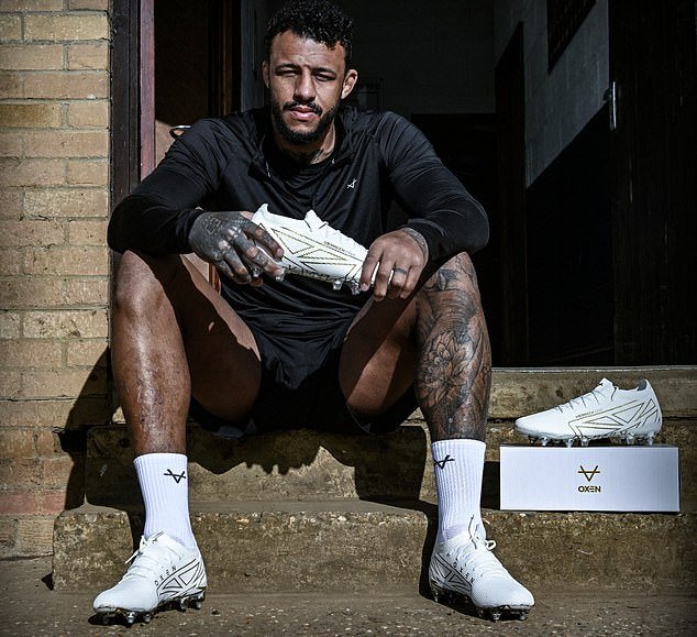 ENTREVISTA A COURTNEY LAWES: Los jugadores de Inglaterra que están pasando ahora nunca han experimentado la adversidad que yo he experimentado… muchos de ellos necesitan una patada en la espalda.