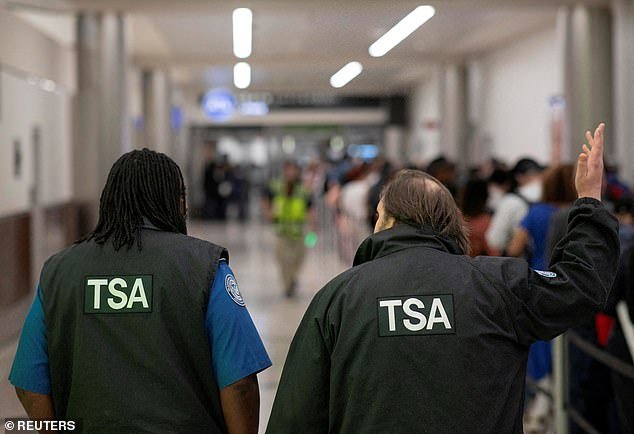 Los republicanos radicales arrojan al caos el proyecto de ley de financiación del DHS mientras millones de pasajeros se enfrentan al infierno de la TSA