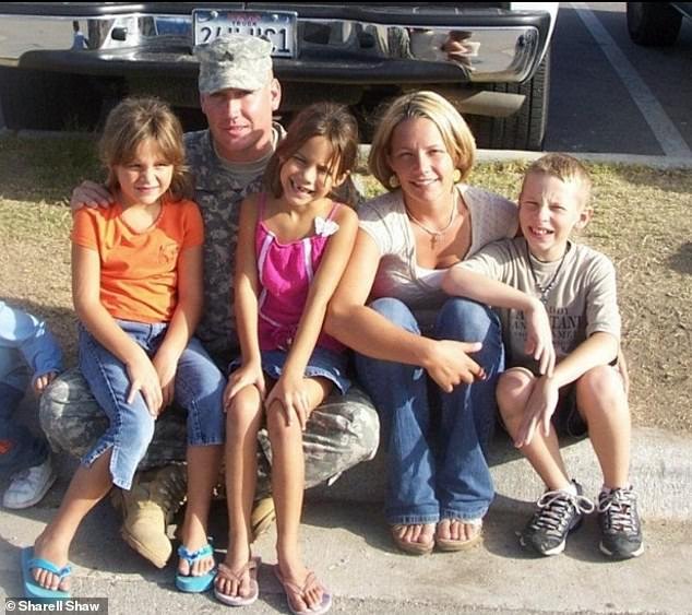 Mi marido, un soldado, fue asesinado por fuerzas respaldadas por Irán. He aquí por qué la renuncia del jefe de inteligencia de Trump me parece una bofetada