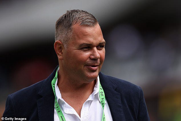 Manly nombra a SHOCK para reemplazar al entrenador despedido Anthony Siebold y no todos los fanáticos de los Sea Eagles están contentos con eso