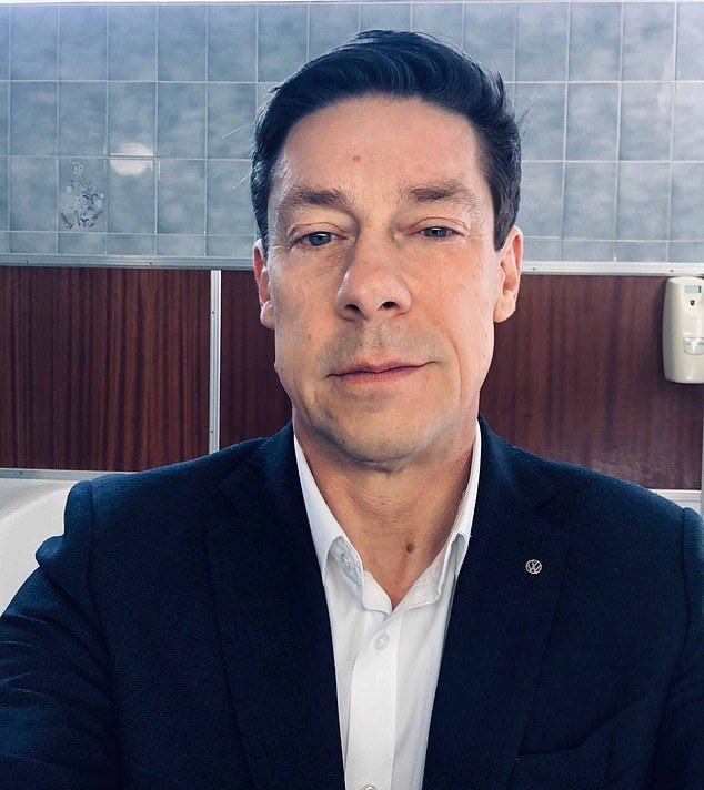 El novio de un hombre ‘chantajeado’ por la pandilla Grindr antes de suicidarse le dice al sitio de citas que mejore las salvaguardias, como aplicación vinculada a una serie de robos y otras muertes