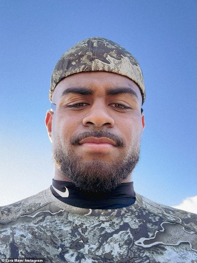 Estrellas de la NRL como nunca antes las habías visto mientras posan para fotografías gráficas después de un viaje de caza.