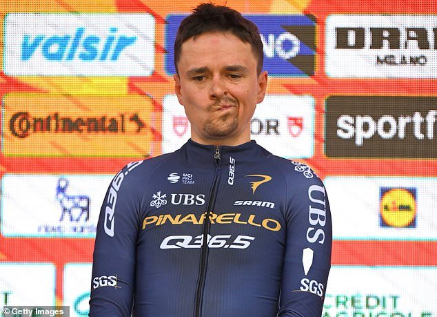 El héroe olímpico británico Tom Pidcock sufre un terrible accidente en un barranco mientras la estrella admite que tuvo “suerte” después de pedir ayuda por radio.