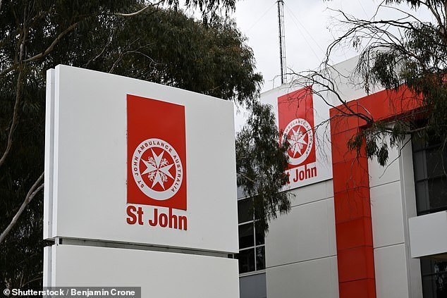 El servicio de ambulancia en una ciudad importante alcanza un “punto crítico de falla” ya que casi la mitad de las llamadas de Triple Cero se abandonan