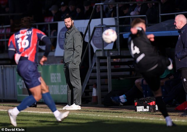 El comienzo soñado de Andy Carroll como gerente continúa mientras Dagenham & Redbridge ganan OTRA VEZ por delante del nuevo propietario KSI