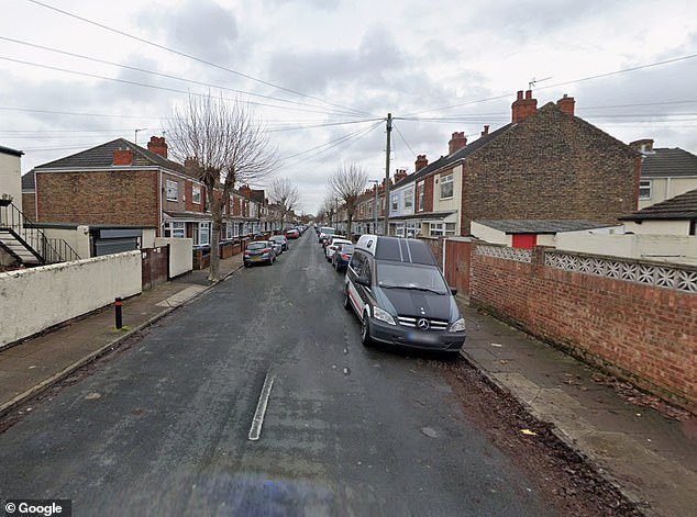 Detenidos dos hombres de 18 y 41 años después de que un niño de 13 muriera en un accidente de scooter