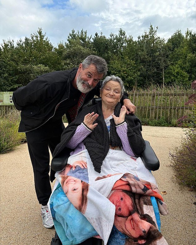 Roy Keane rinde un desgarrador homenaje a la madre después de que el ‘jefe’ muriera rodeado de su familia en un hospicio irlandés, mientras David Beckham y Gary Neville ofrecen sus condolencias