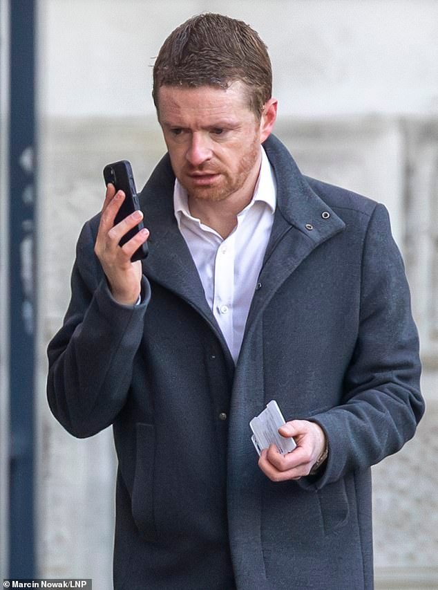 Revelado: Morgan McSweeney, asistente número 10, poseía dos teléfonos móviles MÁS que podrían contener mensajes sobre el nombramiento de Mandelson como embajador de Estados Unidos.