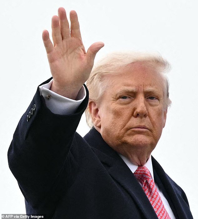 Se está “desarrollando” un plan secreto para salvar a miles de británicos de Medio Oriente si Trump lanza una invasión terrestre a Irán