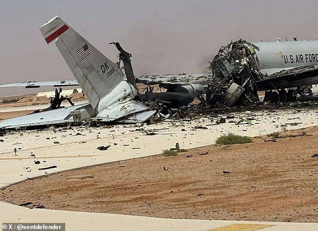 Fotos dramáticas ‘muestran aviones de la Fuerza Aérea de EE.UU. destruidos’ después de que el ataque con misiles iraníes dejara a soldados gravemente heridos