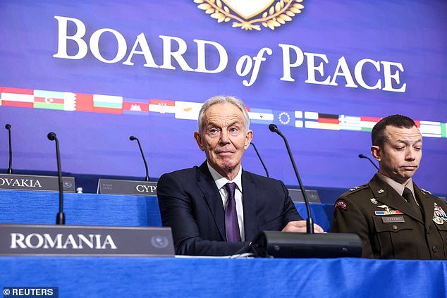 Tony Blair dice que la izquierda debe poner fin a la “alianza impía” con los islamistas para erradicar el antisemitismo