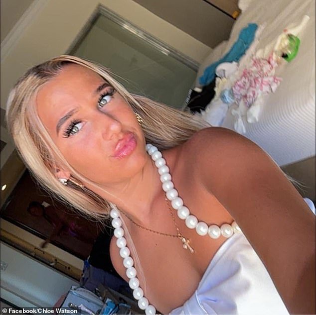 La familia de una joven de 16 años asesinada a puñaladas en una ‘discusión por un niño’ rinde homenaje a su ‘mundo’: la policía asesina arresta al quinto adolescente