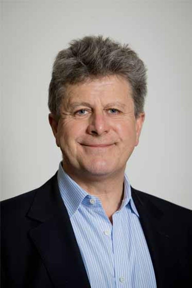 NHS ve un fuerte aumento en el número de pacientes que buscan ayuda para la dismorfia corporal a medida que las redes sociales impulsan ideales de belleza “hiperirrealistas”