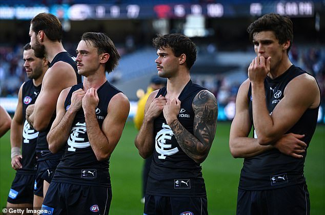 El video del acto enojado de los fanáticos de Carlton lo dice todo mientras arremeten con furia por una de las peores pérdidas que la AFL ha visto en años.